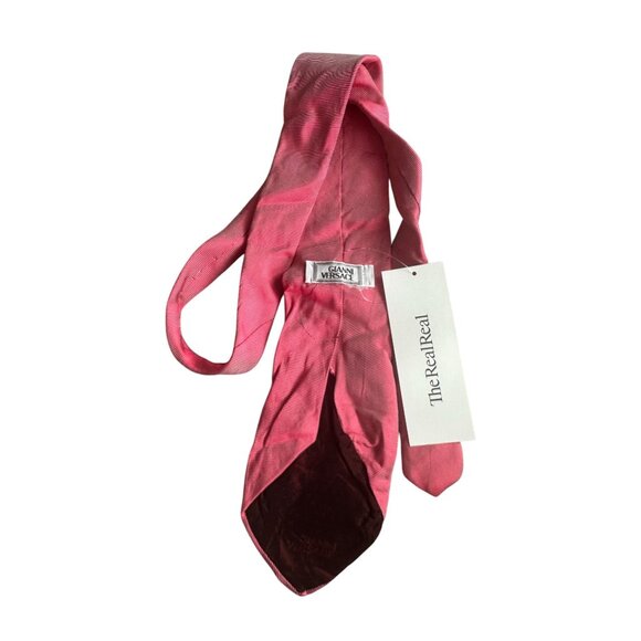 GIANNI VERSACE Men's Vintage Red Silk Tie - Picture 6 of 6